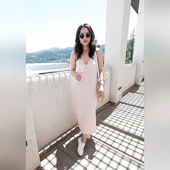 Everlane  - Picture 5 of 14